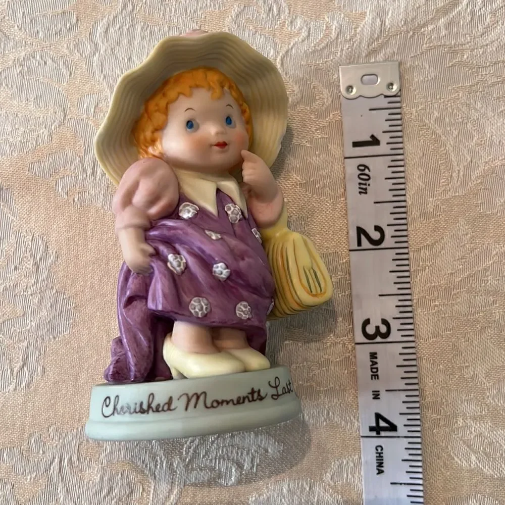 Vintage Avon 1983 “Cherished moments last forever” porcelain figurine EVC